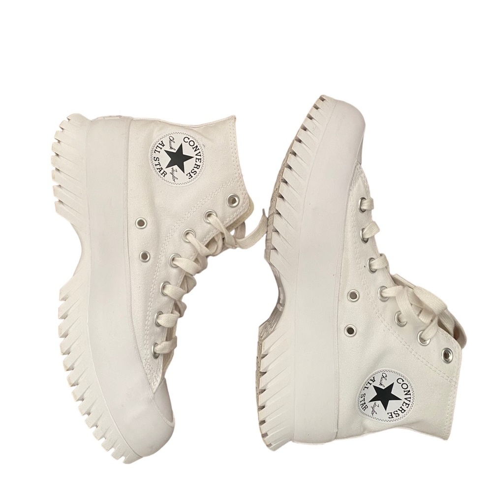 Converse Chuck Taylor All Star Lugged 2.0 High Top Women Shoes   -   Size:  7.5